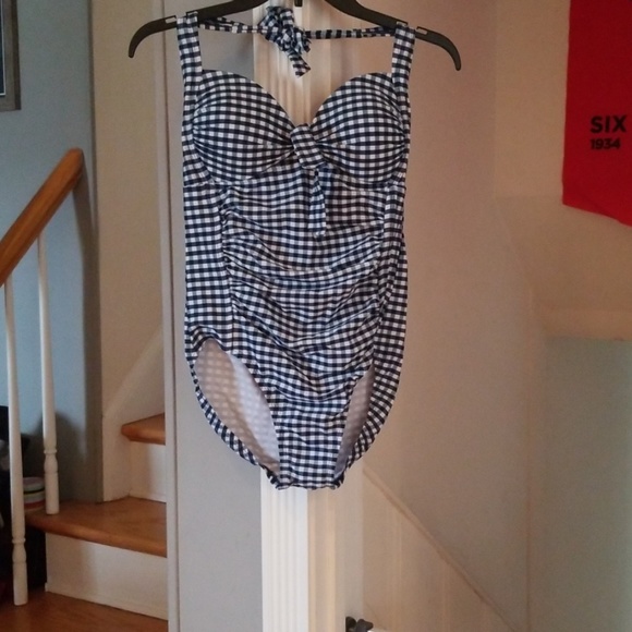 Bathing suit - Picture 2 of 4